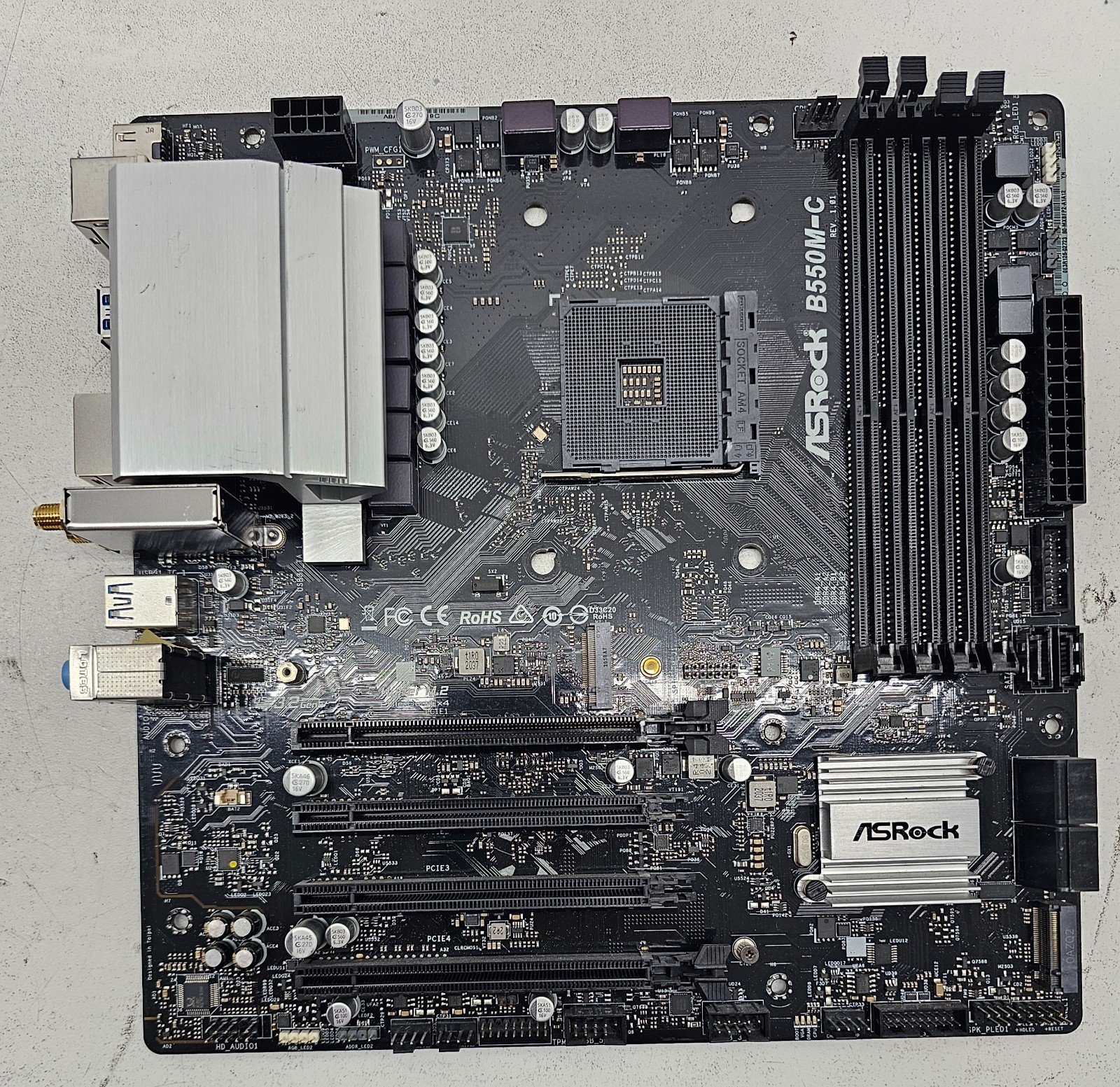 ASRock B550M-C Micro ATX Motherboard AMD Socket AM4 DDR4 (FL) ASRock B550M-C Micro ATX Motherboard AMD Socket AM4 DDR4 (FL)