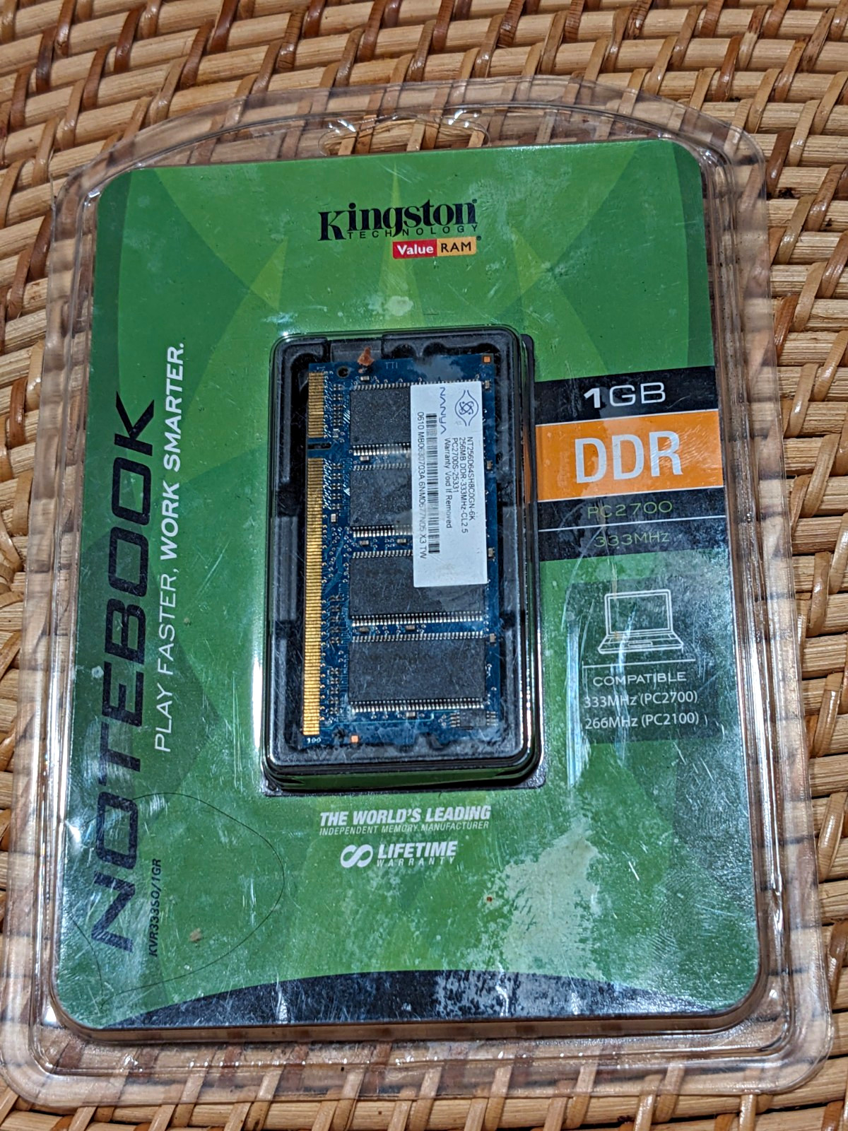 Kingston ValueRAM 1GB DDR SDRAM PC2700 333MHz 200-Pin SO-DIMM KVR333SO/1GR Kingston ValueRAM 1GB DDR SDRAM PC2700 333MHz 200-Pin SO-DIMM KVR333SO/1GR