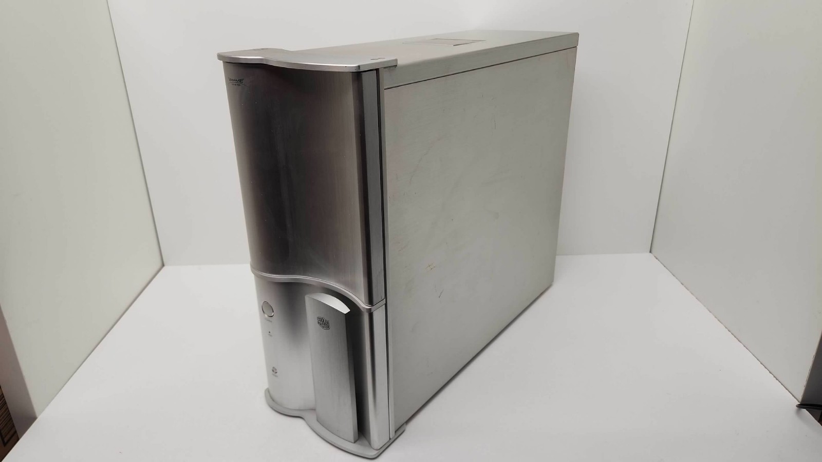 Vintage Cooler Master Wave Silver TAC-T01-E1C Aluminum ATX Mid Tower PC Case Vintage Cooler Master Wave Silver TAC-T01-E1C Aluminum ATX Mid Tower PC Case