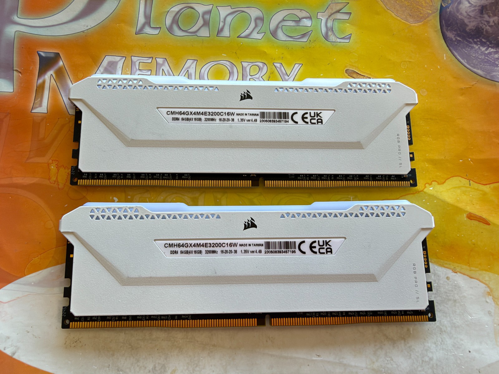 LOT PC4-25600 32GB 2x16GB DDR4 3200MHz DESKTOP GAMING MEMORY CMH64GX4M4E3200C16W