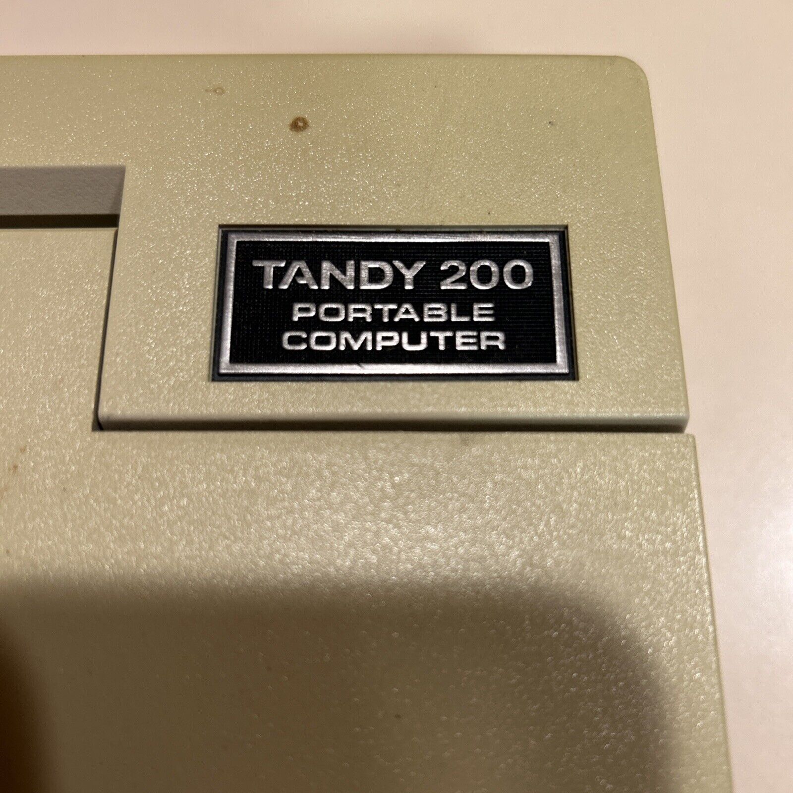Vintage Retro Radio Shack Tandy 200 Vintage Portable Computer -