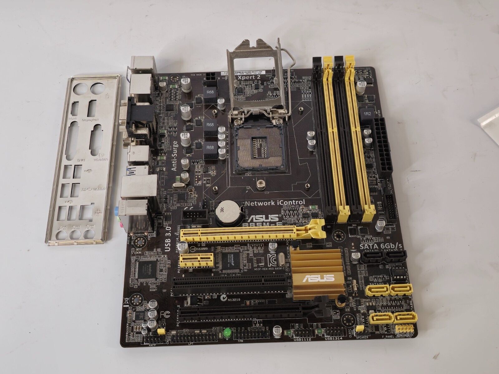 ASUS B85M-E Motherboard Intel B85 (4th Gen) LGA1150 DDR3 microATX
