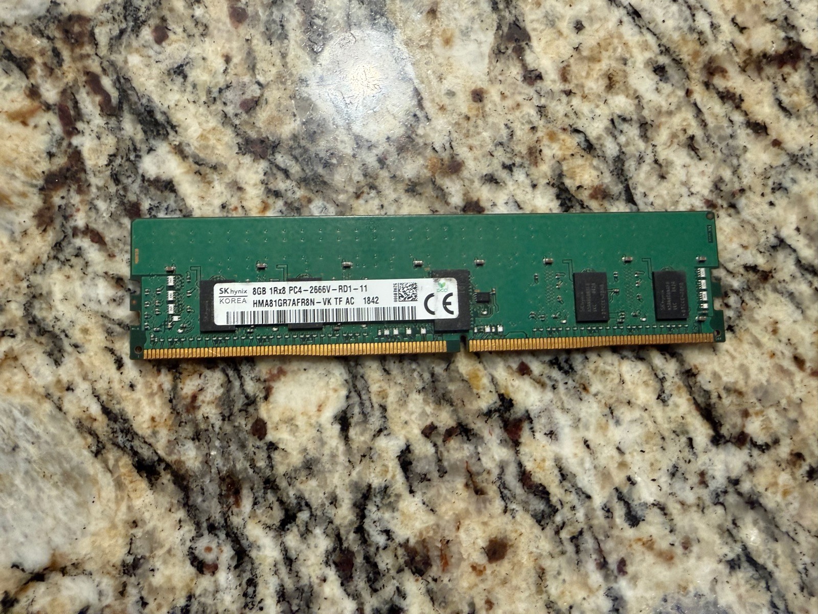 Lot of 2 DDR4 ECC RDIMM Server RAM 24GB SK hynix 16GB PC4-2133P + 8GB PC4-2666V Lot of 2 DDR4 ECC RDIMM Server RAM 24GB SK hynix 16GB PC4-2133P + 8GB PC4-2666V