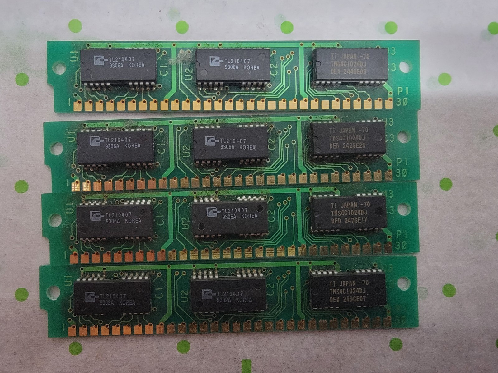 4MB (4 x 1MB) 30 Pin Simms 70ns (3 chip) - Matched Sets - Total of 4 - 4MB 4MB (4 x 1MB) 30 Pin Simms 70ns (3 chip) - Matched Sets - Total of 4 - 4MB