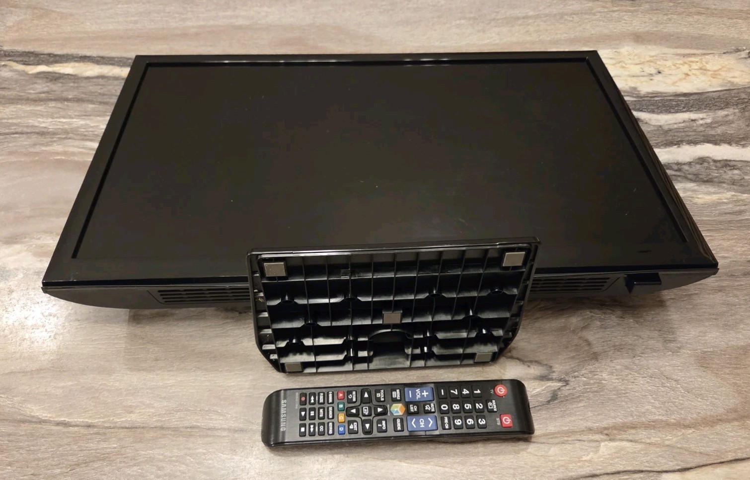 Samsung UN24H4500 24 Samsung UN24H4500 24