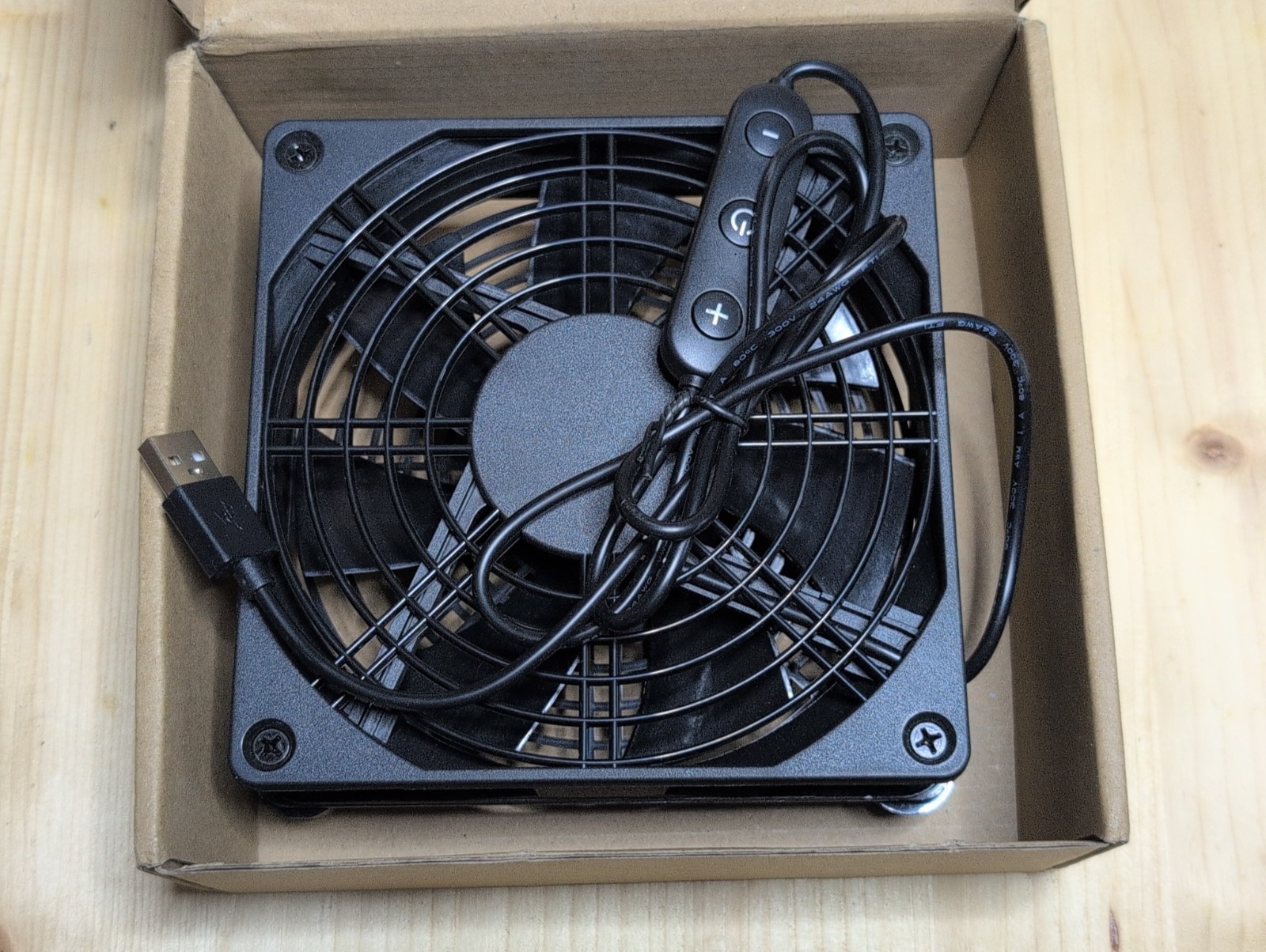 MULTIFAN S4, Quiet 140mm USB Cooling Fan for Receiver DVR Computer XBOX Cabinets