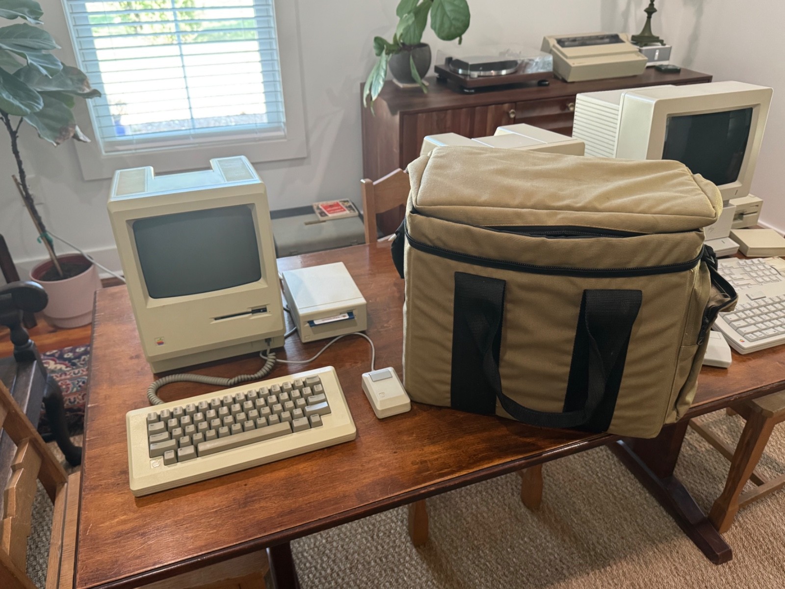 Apple Macintosh 512K 1MB MacSnap SCSI 128K ROM 800K + 400K Drive Keyboard Mouse