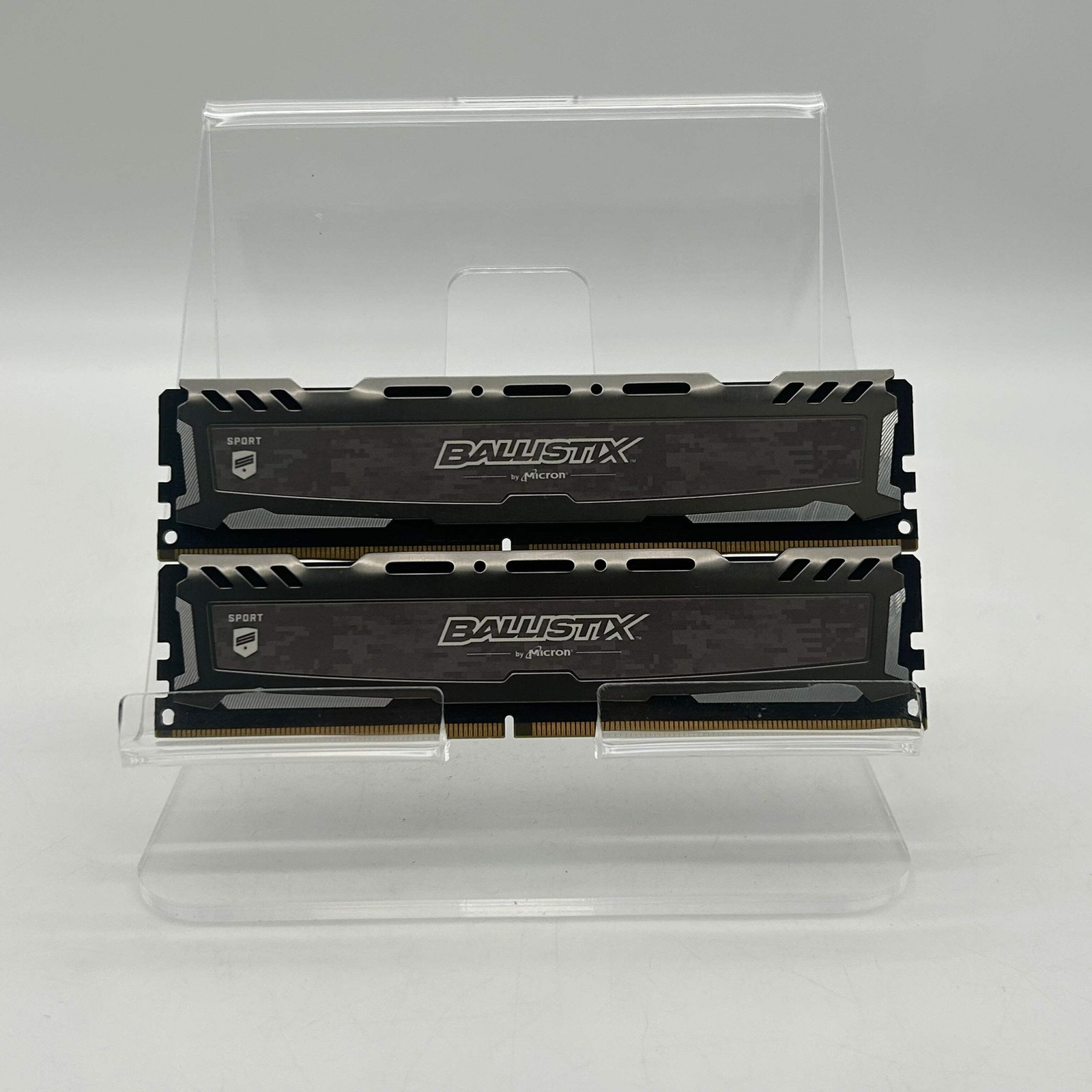 Micron Crucial Ballistix 16 GB (2x8 GB) DDR4 2400 RAM Micron Crucial Ballistix 16 GB (2x8 GB) DDR4 2400 RAM