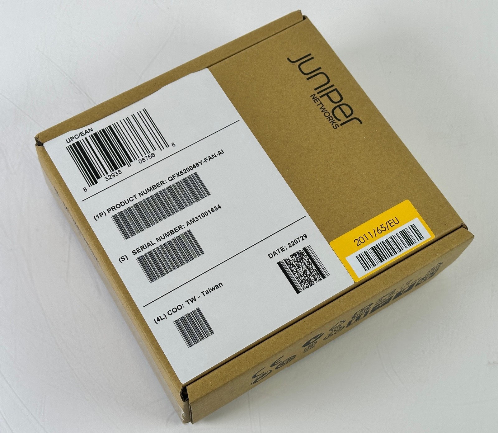 (Brand New) Juniper QFX520048Y-FAN-AI Fan for QFX5200 Switch