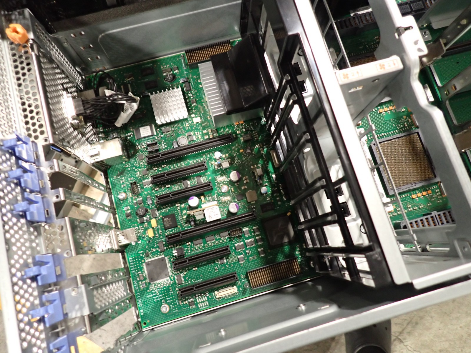 IBM 00E2750 Dual Processor CCIN 2B2C Motherboard, System Backplane
